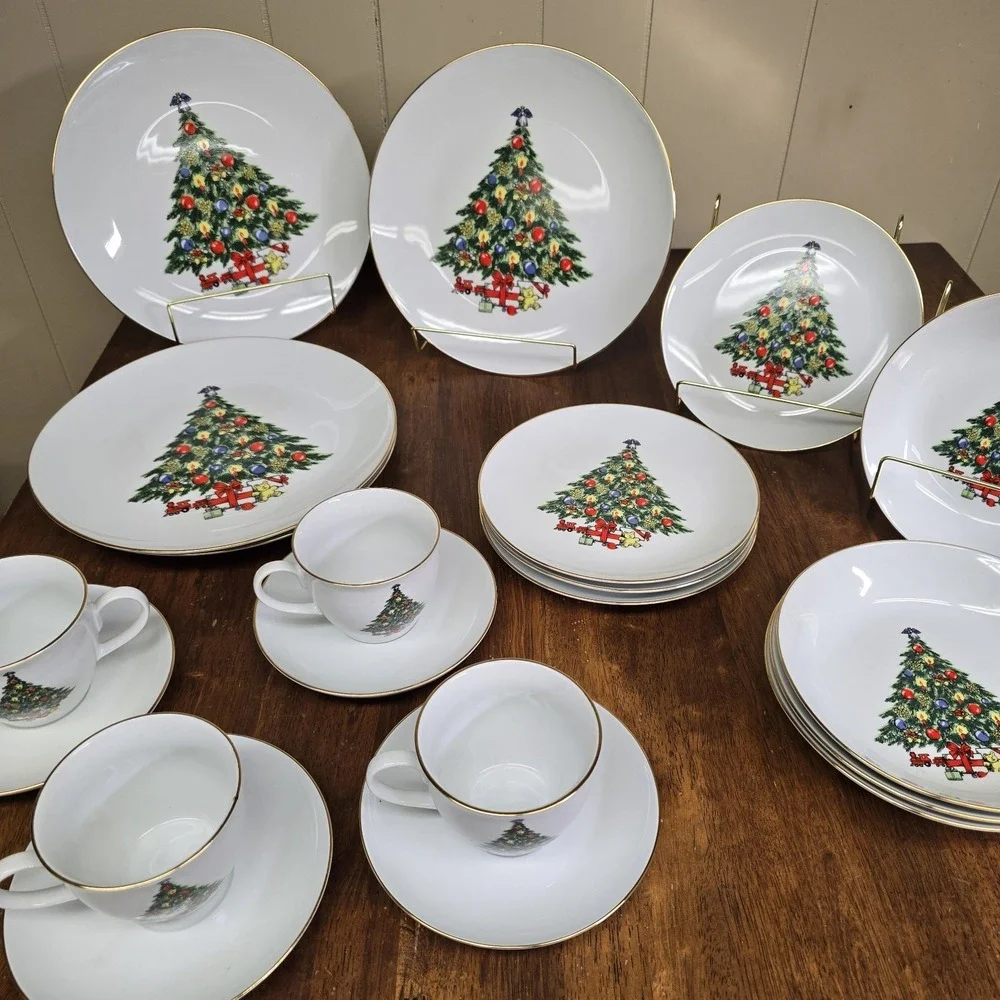 Vintage Jamestown China Christmas Treasure 20 Pc Dinner Set 1989 Plates Dishes